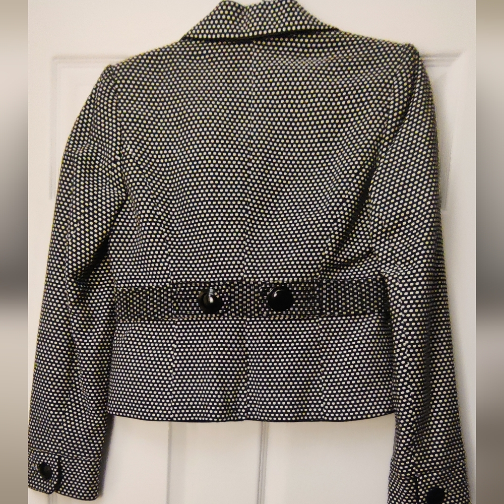 White House Black Market Women's Blazer size 8 - Picture 2 of 4